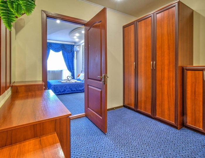 Люкс А 2-местный 2-комнатный - Отель «Ламбат» Утес