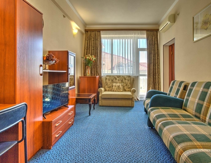 Люкс Б 2-местный 2-комнатный - Отель «Ламбат» Утес